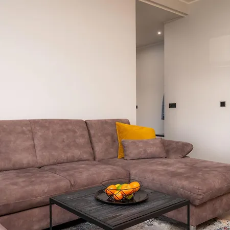 Ringi Heritage Old Town Residences - The Brick & Beam Apartment - Terrace & Parking Pärnu